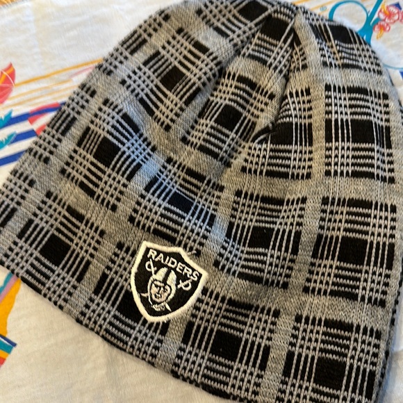 NWOT Raiders Unisex Beanie - Picture 3 of 4